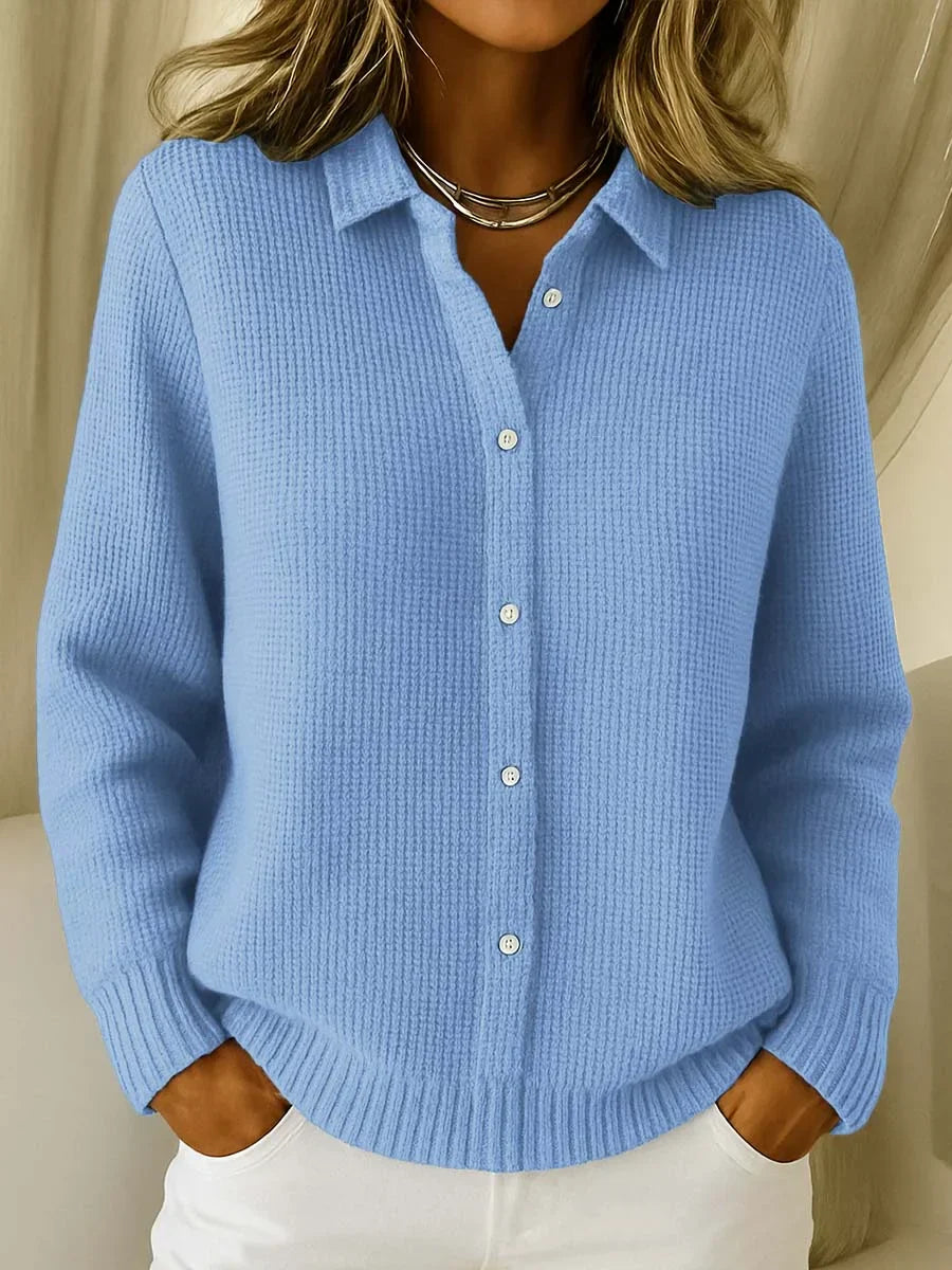 Cardigan rose chic et confortable de Danoir Paris, en maille douce, idéal pour un style élégant et décontracté.
