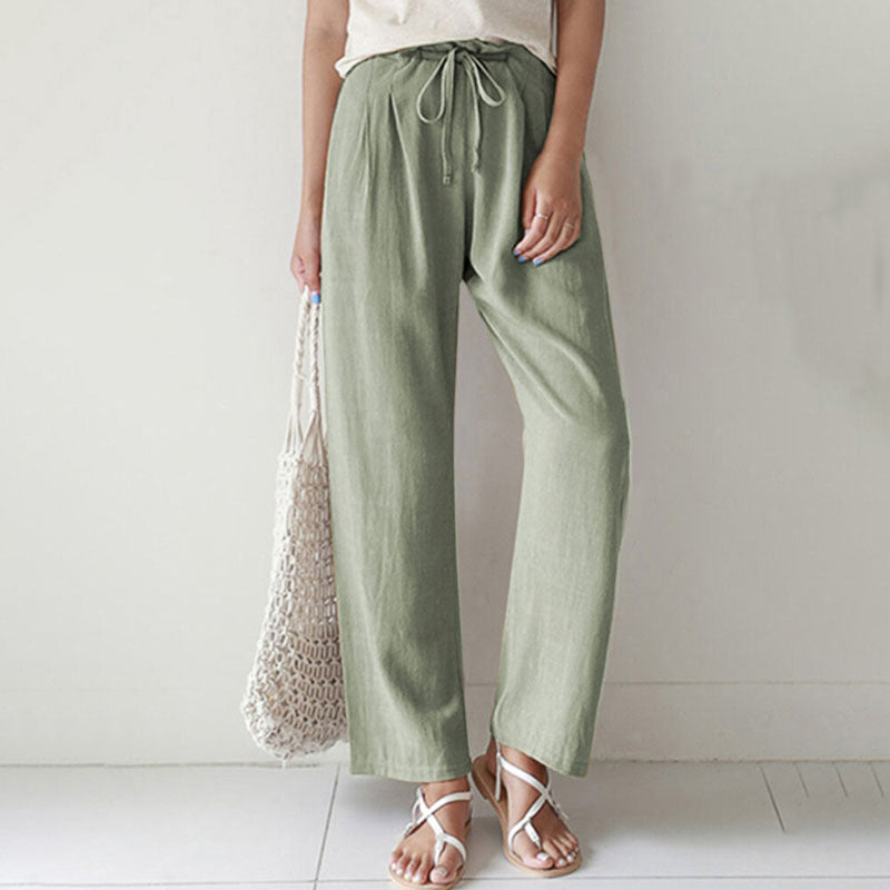 Pantalons relax Danoir Paris Vara avec corde, tissu doux et confortable, vue en gros plan sur la matière et la ceinture.