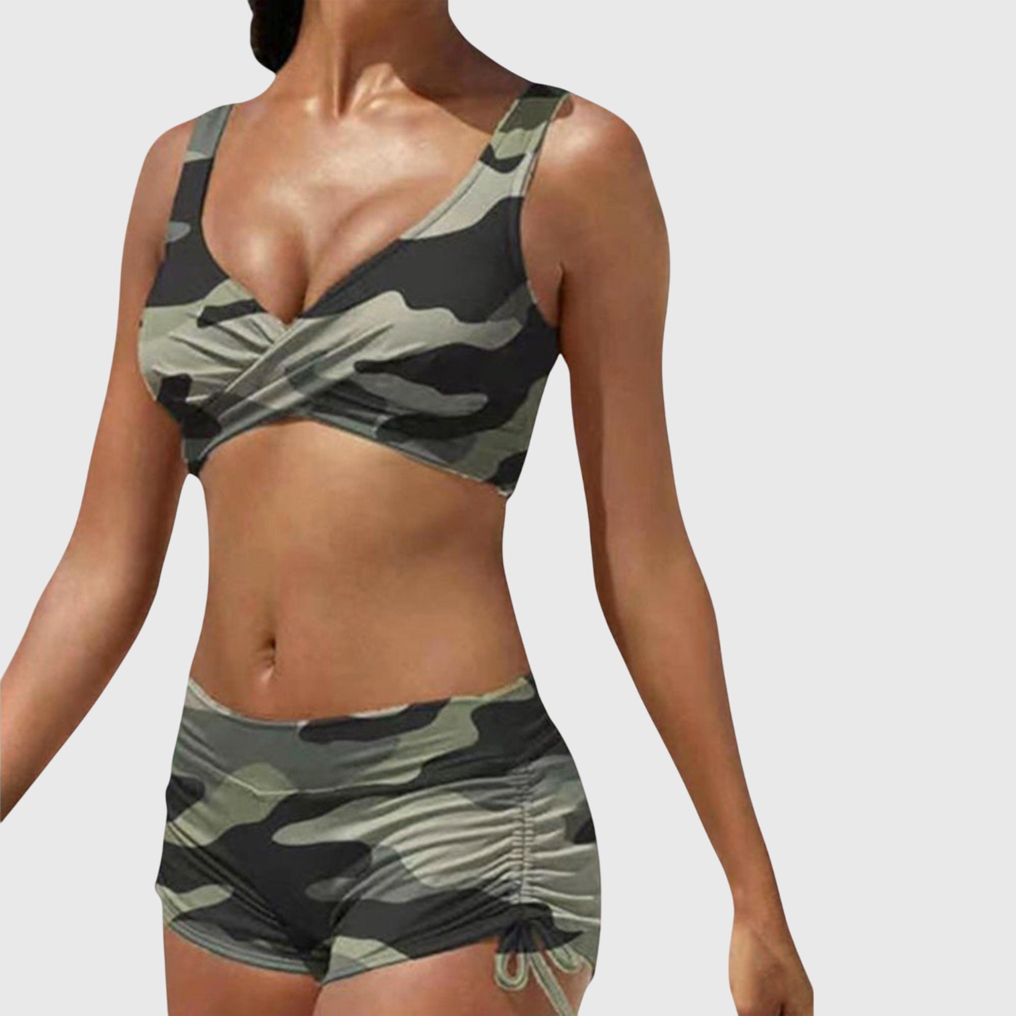 Bikini stylé Anabella de Danoir Paris avec motif camouflage, ajusté et élégant pour la plage ou la piscine.