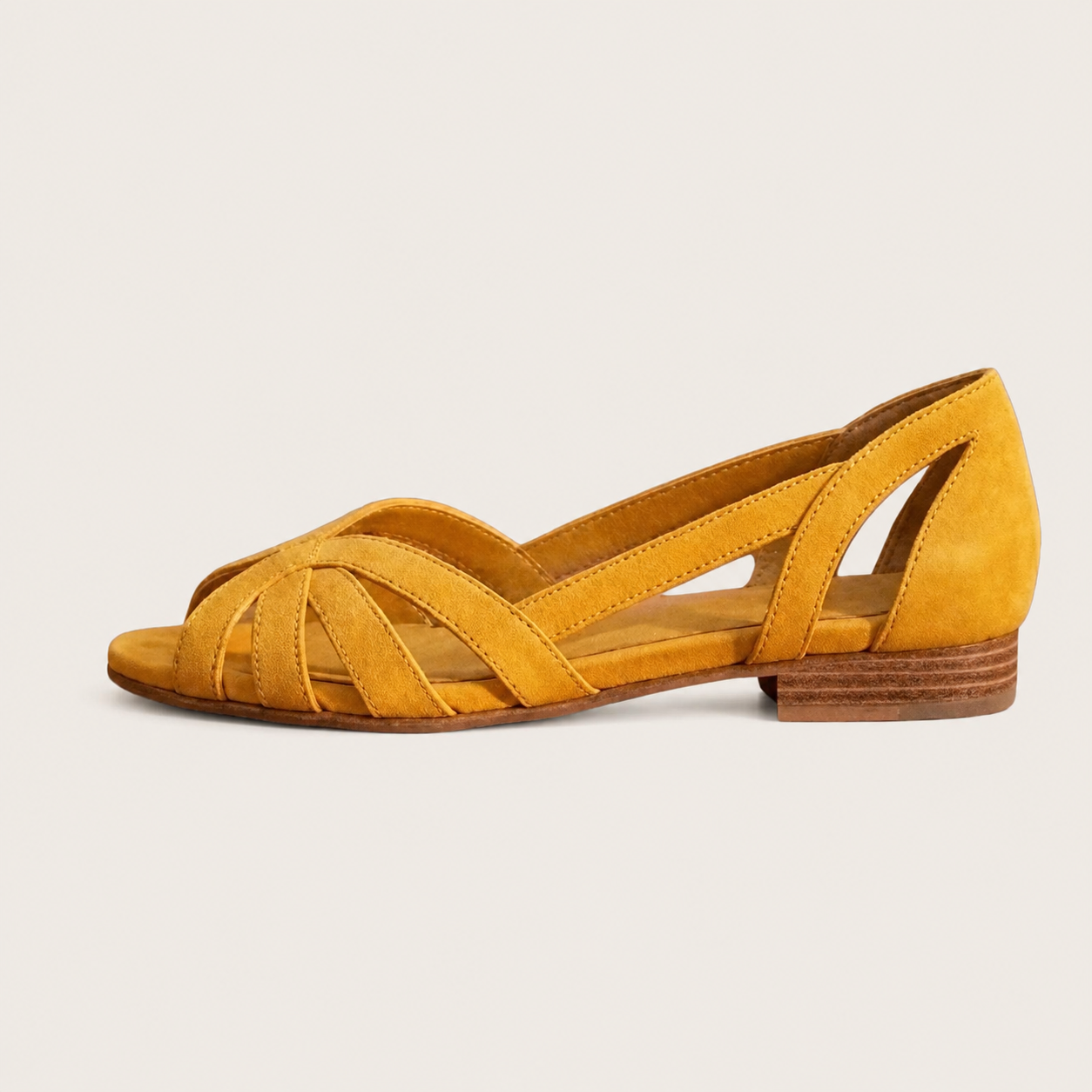 Sandales scintillantes Camille de Danoir Paris en champagne, avec bride élégante et semelle confortable.