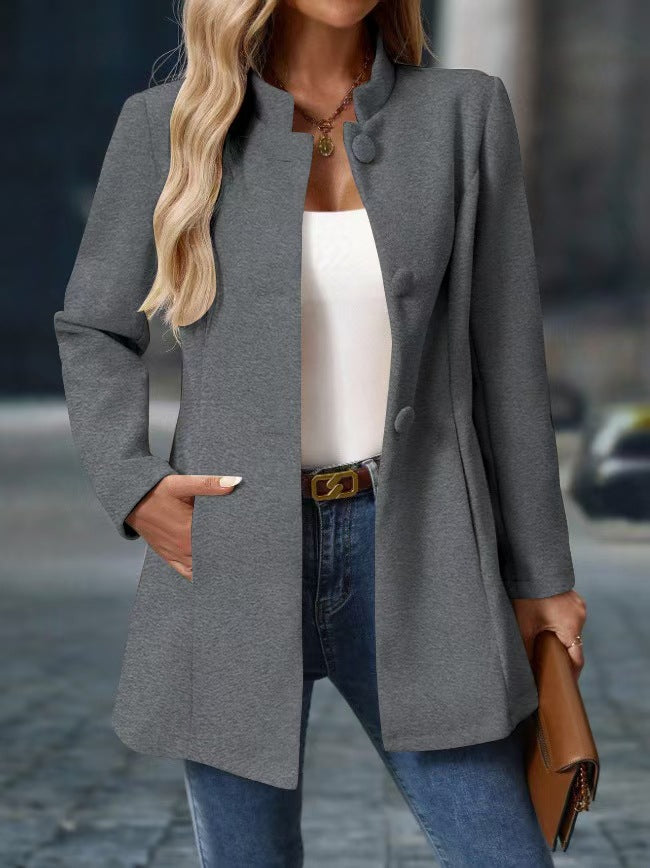 Veste élégante Danoir Paris en gris, finition classique, avec coupe sophistiquée et détails modernes, vue de face.