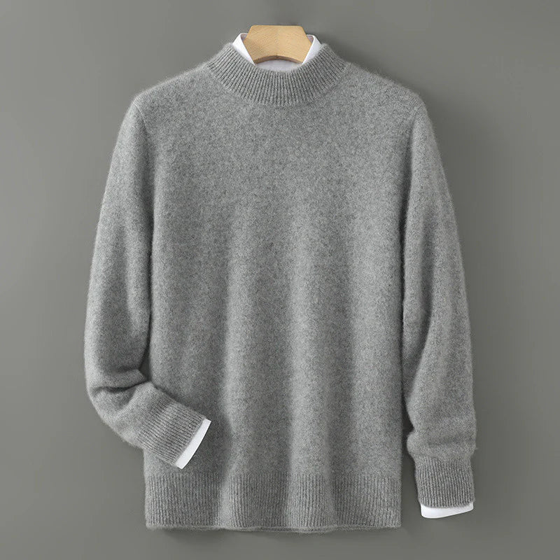 Pull en cachemire Danoir Paris, élégant et doux, présenté en gros plan avec des détails de texture et de finition raffinée.