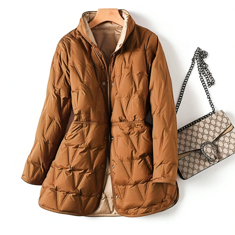 Manteau chaud et chic Danoir Paris Justine en cuivre, élégante veste d'hiver pour femme, vue de face.