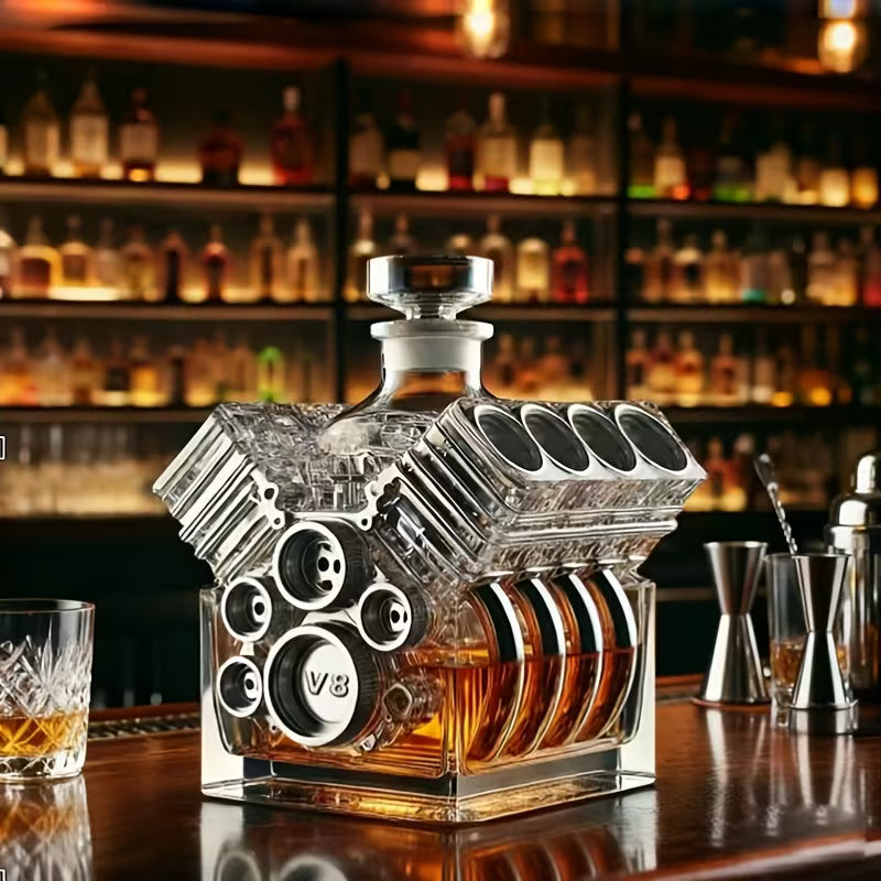 Carafe à whisky Danoir Paris Édition V8 en verre avec bouchon, visible sur fond blanc.