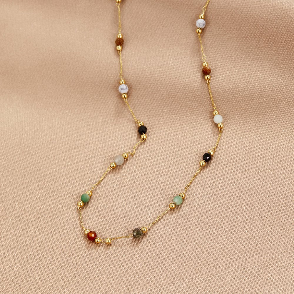 Collier minimaliste avec pierre, bijoux Danoir Paris, chaîne fine avec pendentif en pierre naturelle, élégance simple et raffinée