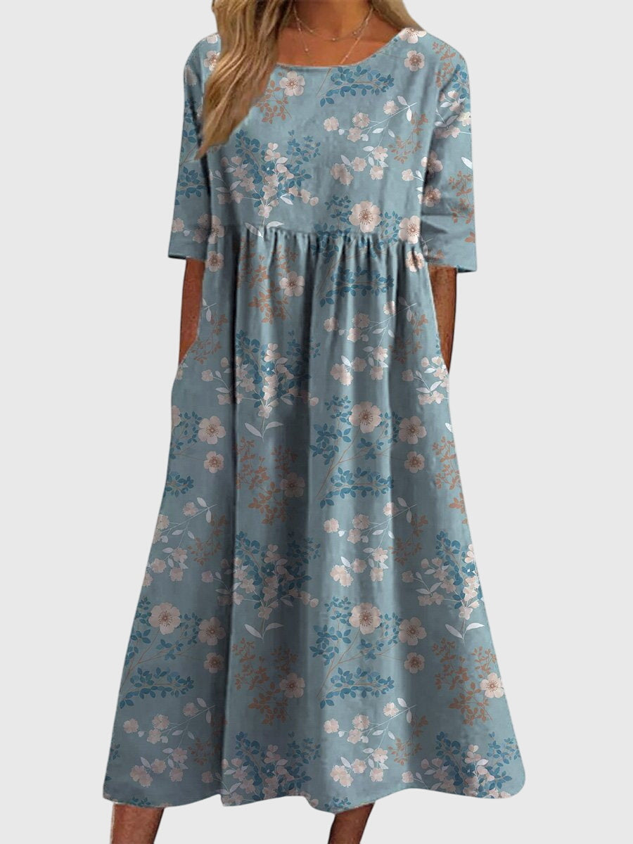 Robe Danoir Paris Aleah, coupe flatteuse, en tissu bleu marine, vue de face sur mannequin.