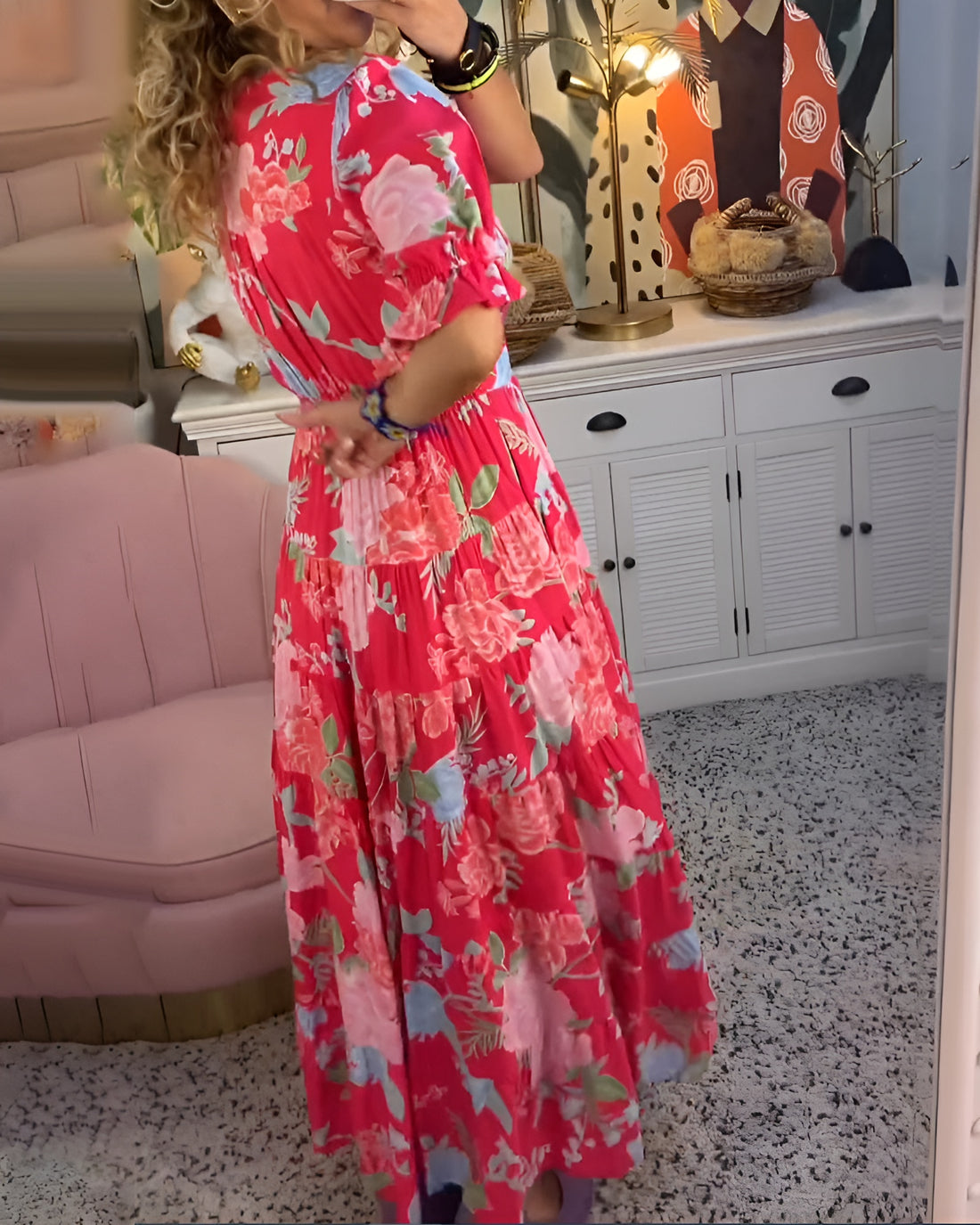 Robe décontractée Gigi Danoir Paris à motifs floraux élégants, parfaite pour un style décontracté chic.
