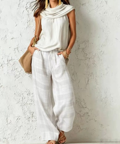 Ensemble Élise vert de Danoir Paris, style simple et naturel, avec haut et pantalon assortis.