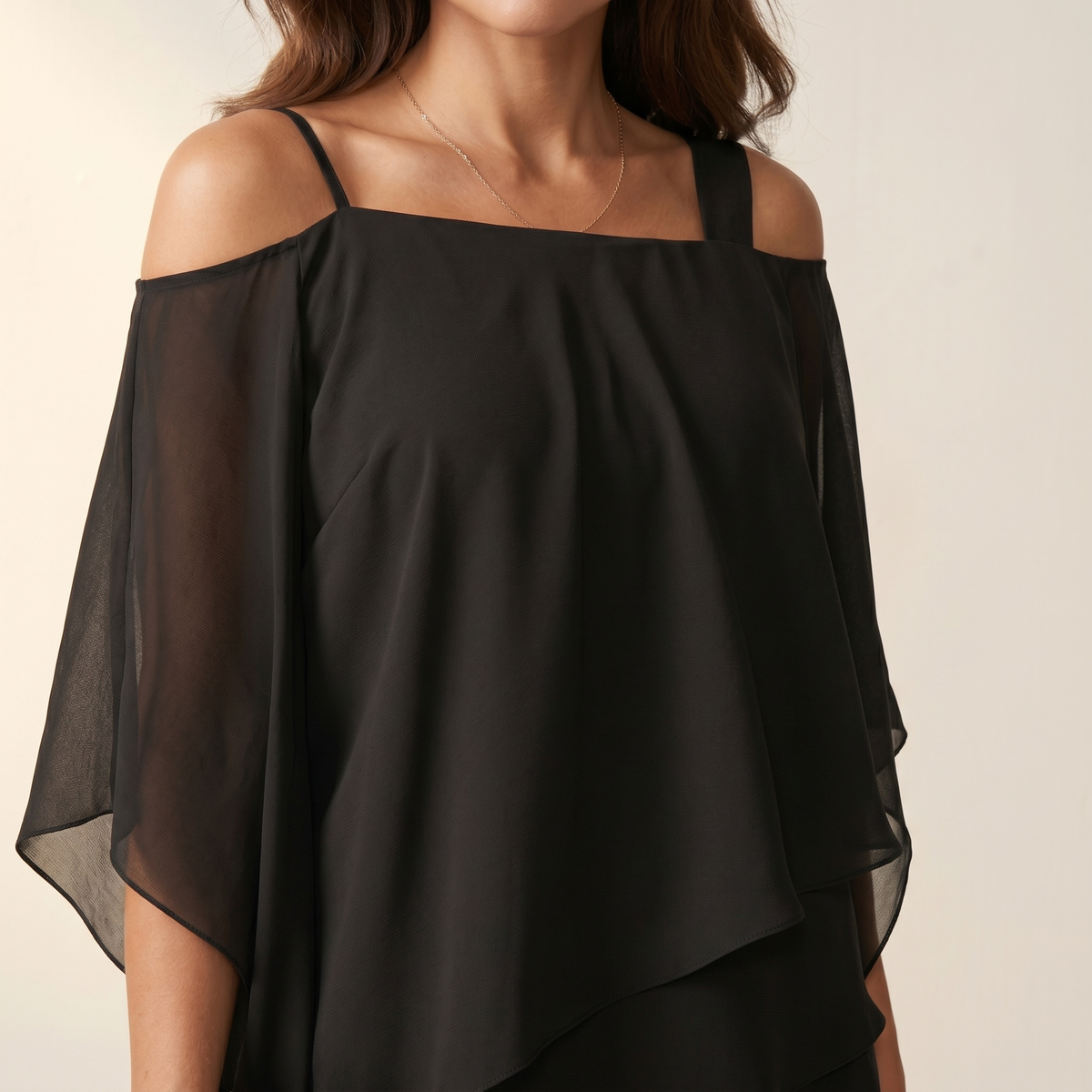 Ensemble fluide et respirant pour femme Gloria™ de Danoir Paris, tissu léger blanc, look élégant et confortable.