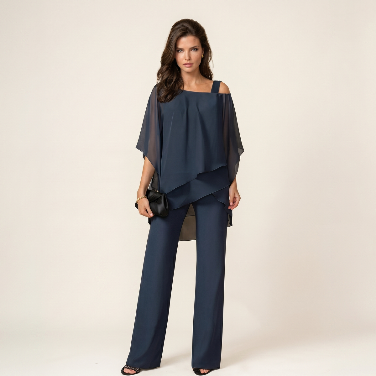 Ensemble fluide respirant Gloria™ pour femme de Danoir Paris, vêtement blanc confortable et léger, idéal pour la détente.