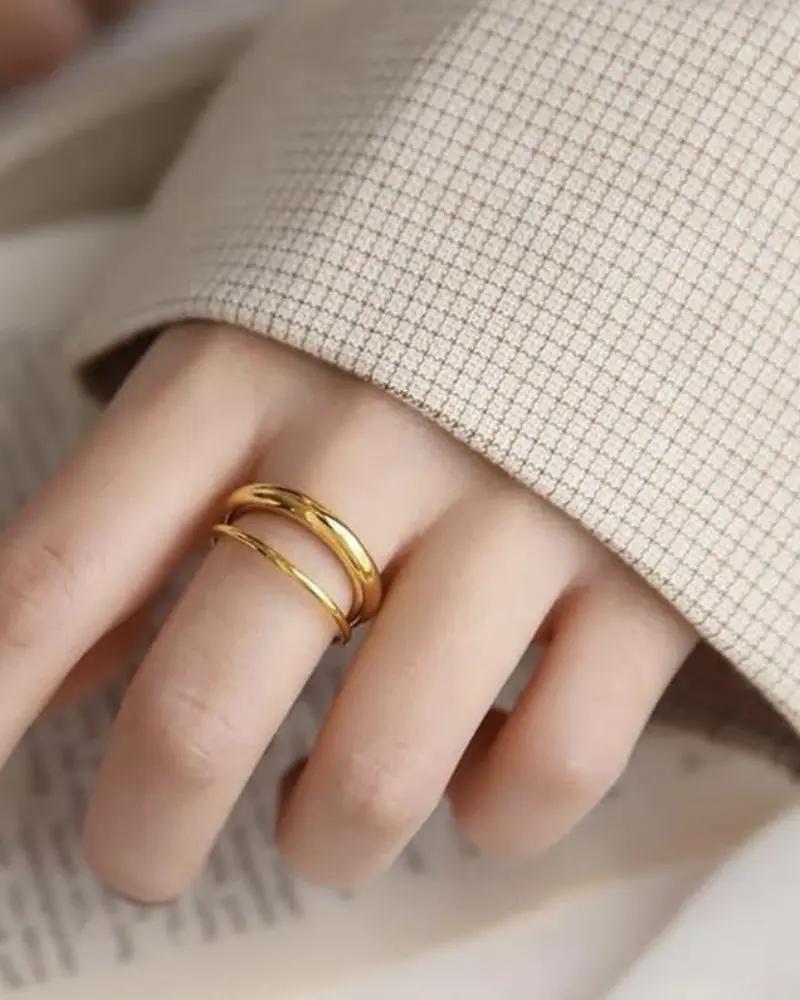 Bague Infinity en titane de Danoir Paris, anneau fin avec symbole infini, bijoux élégants et modernes en acier durable.