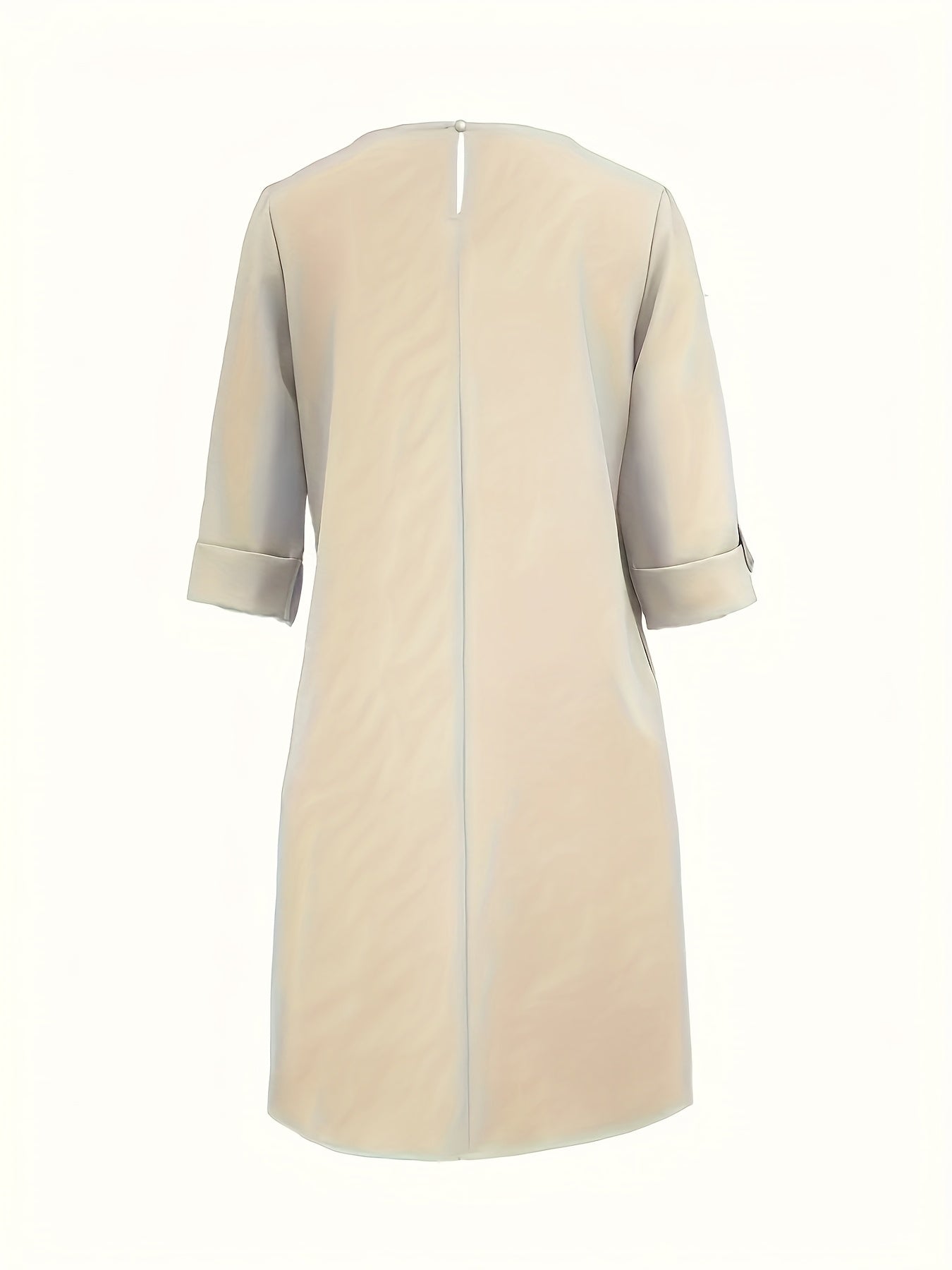 Veste Danoir Paris Daphne Élégance Décontractée Automnale, tissu doux, coupe moderne, couleur beige, portée sur un mannequin.