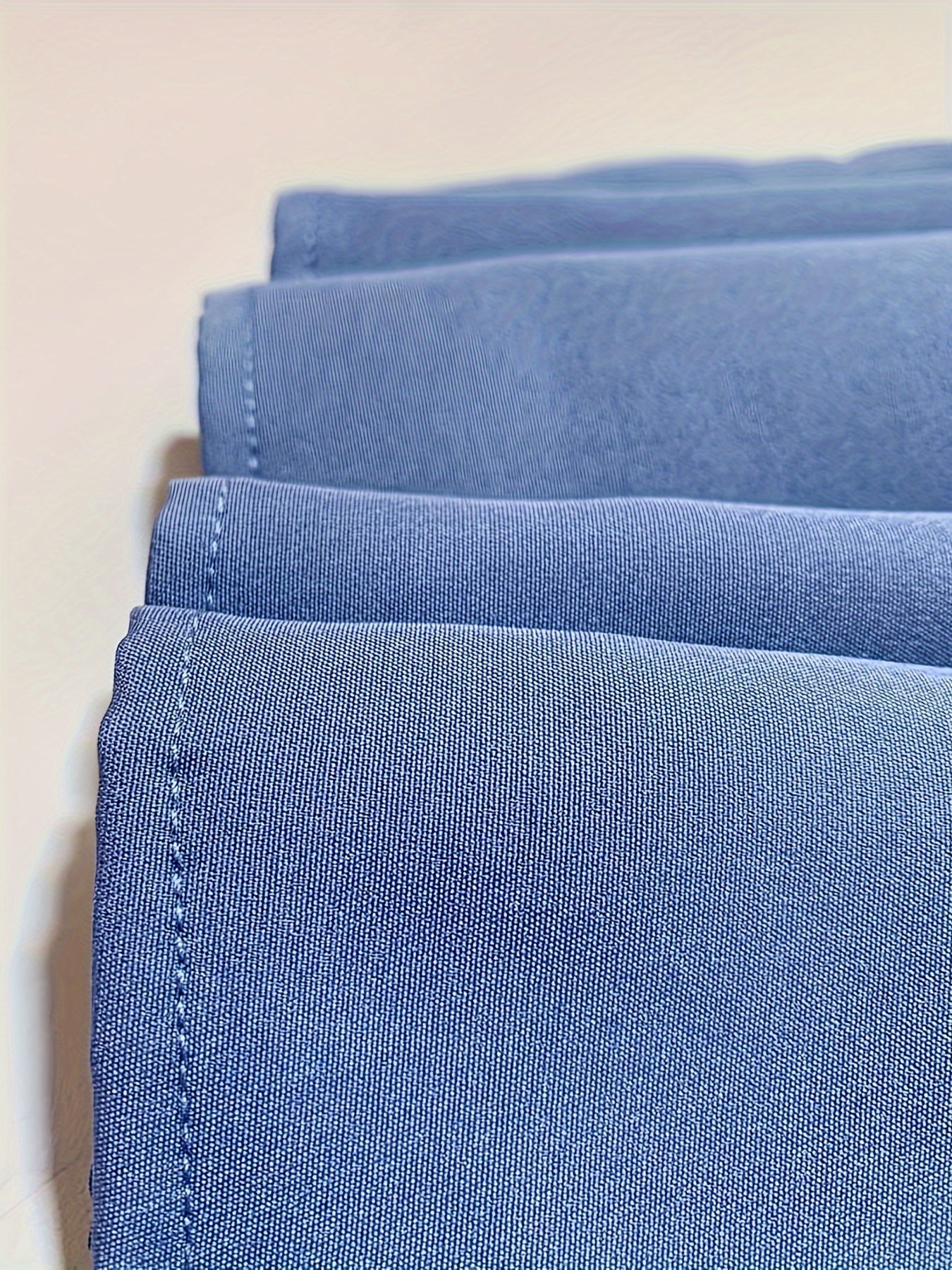 Veste décontractée automnale Danoir Paris Daphne Élégance FR002 avec détails modernes et tissu confortable.