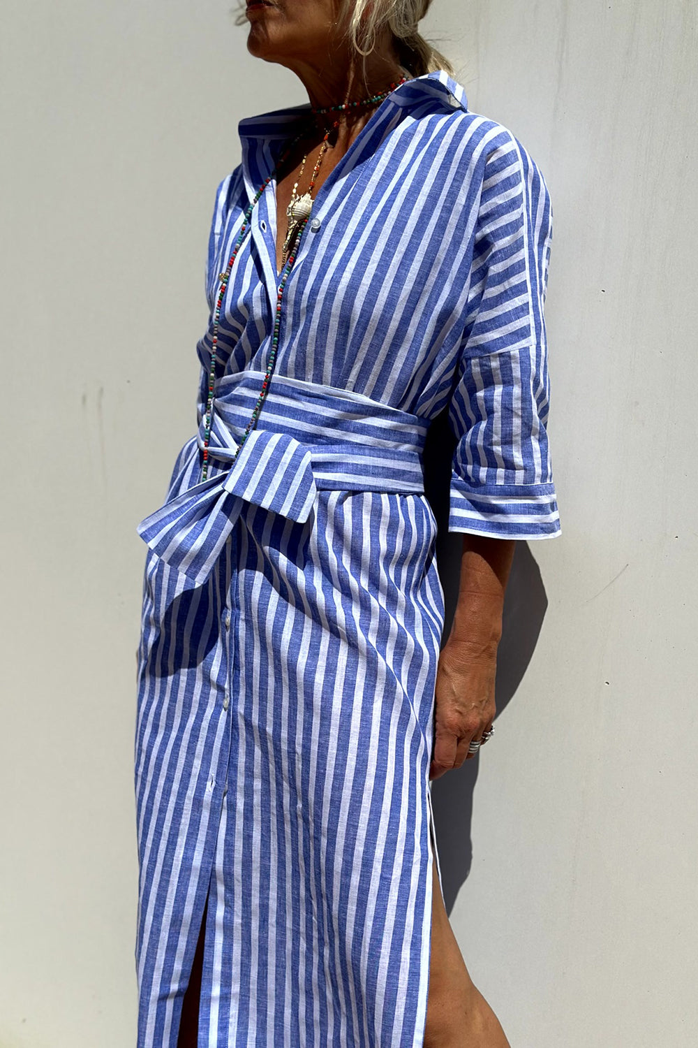 Robe chemise Sophia Danoir Paris, vêtement confortable en tissu doux, portée décontractée, couleur élégante, style féminin.