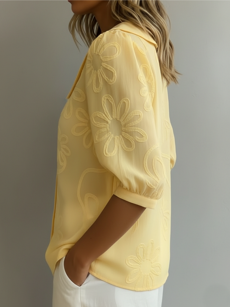 Blouse confortable fleurie Sara de Danoir Paris, tissu léger et motif floral, vue de face.