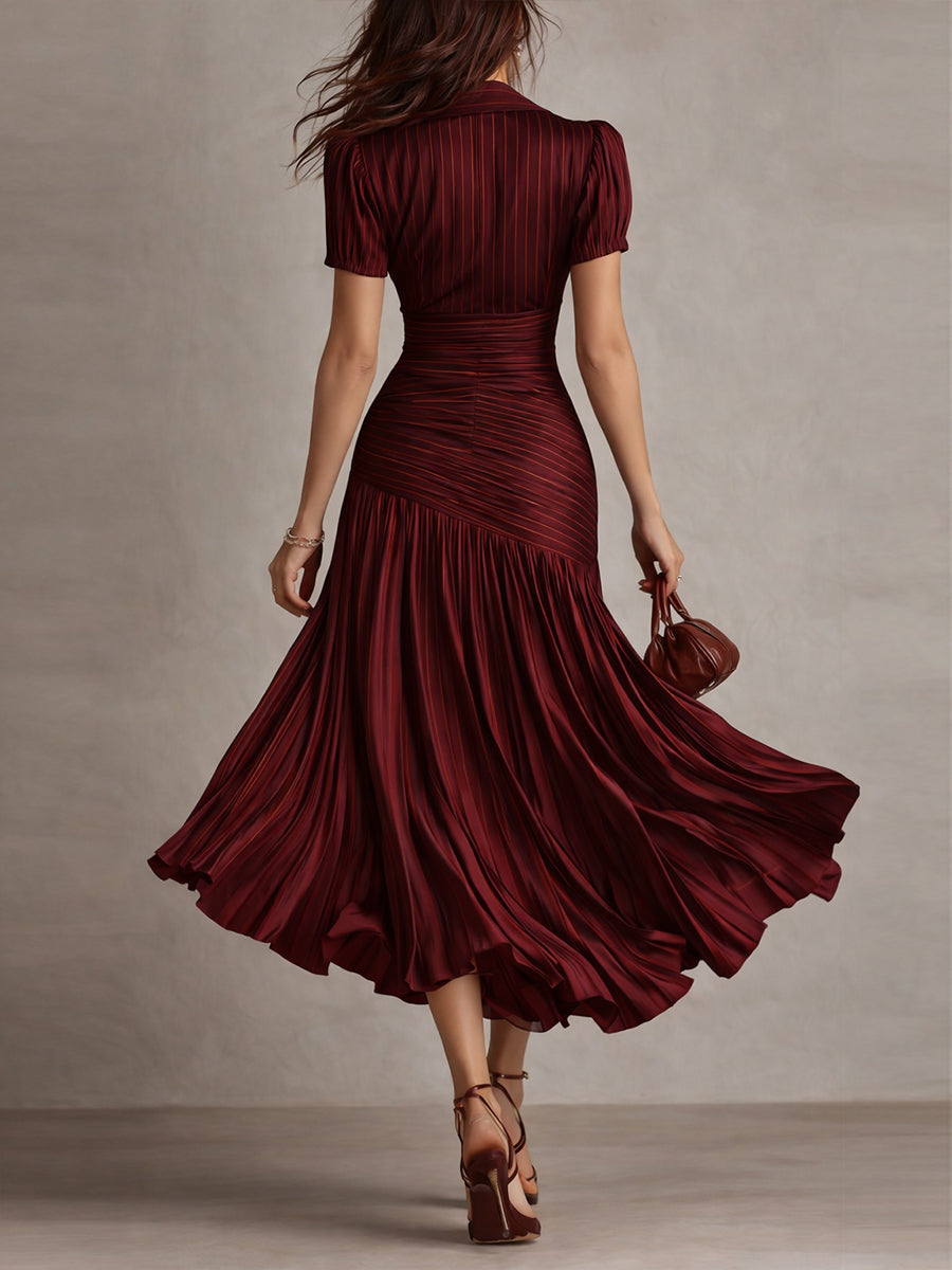 Robe satinée élégante Manon de Danoir Paris, modèle FR026, en tissu fluide avec décolleté et finition raffinée, vue de face.