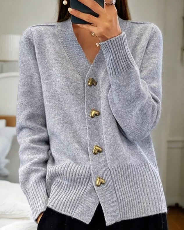 Cardigan élégant et romantique Dina de Danoir Paris en gris, douceur et style pour un look sophistiqué
