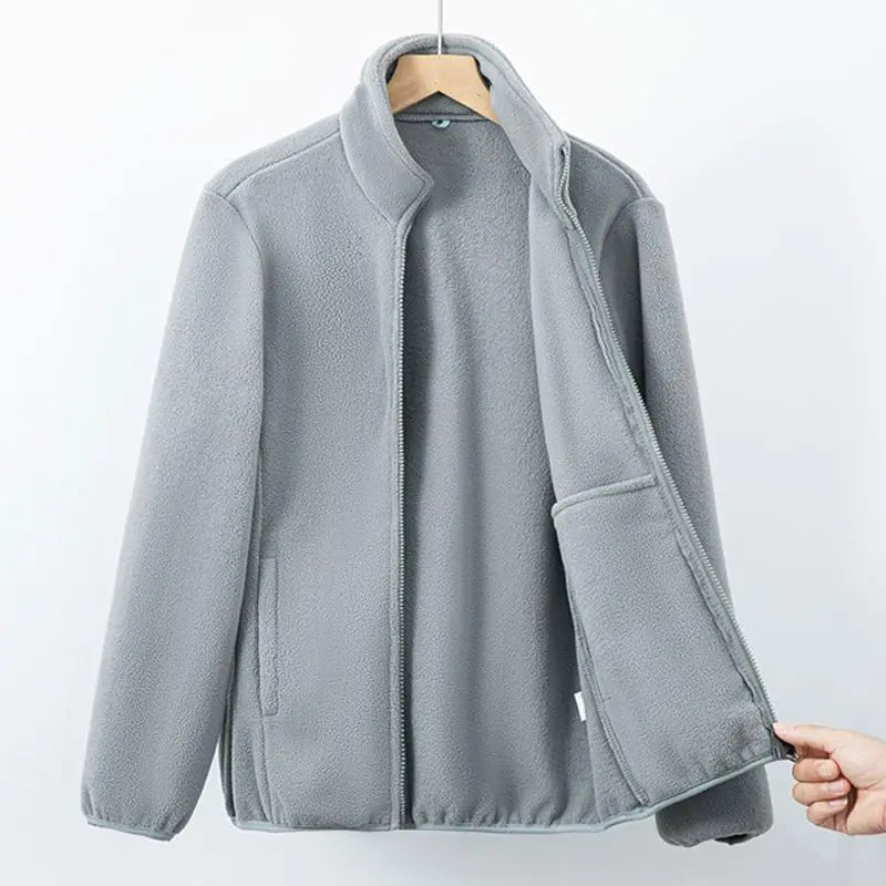 Veste polaire élégante Nora de Danoir Paris en noir, douceur et style pour un look chic et confortable.