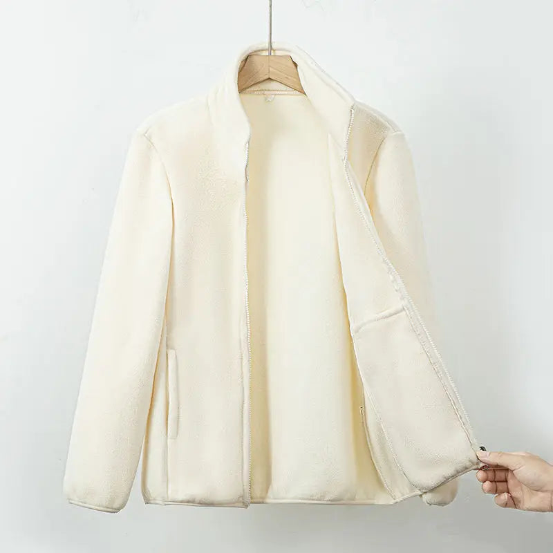 Veste polaire élégante Danoir Paris Nora en noir, coupe sophistiquée et confortable, idéale pour l'automne et l'hiver.