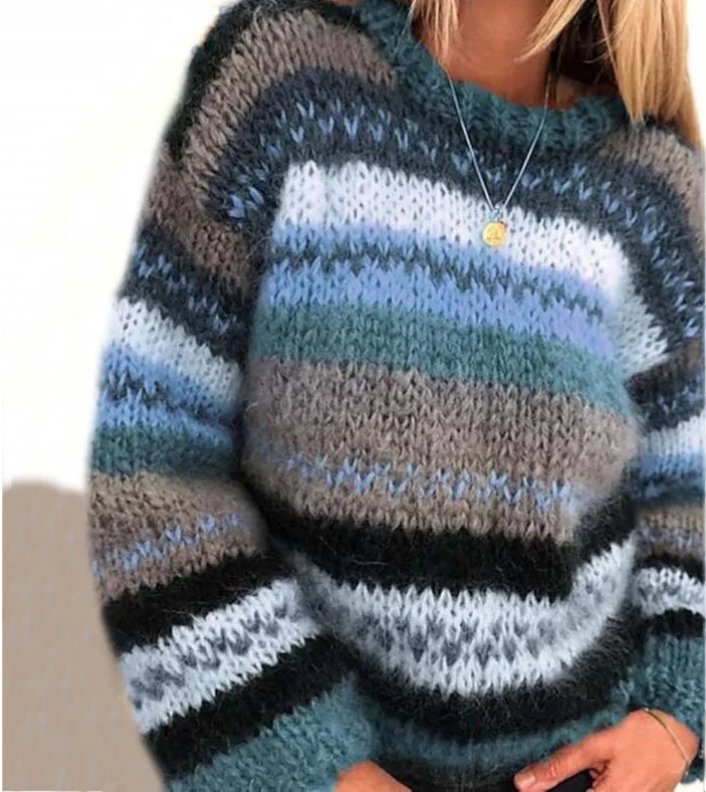 Pull tricoté Dahlberg Danoir Paris, modèle FR1028, en laine chaude, porté par un mannequin dans une image de mode hivernale.