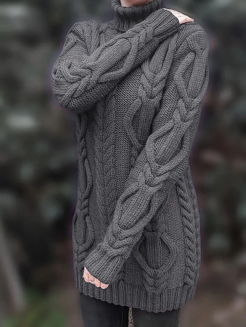 Robe turtleneck élégante de Danoir Paris, modèle FR1031, en tissu fluide avec coupe ajustée, couleur sobre et finition soignée.