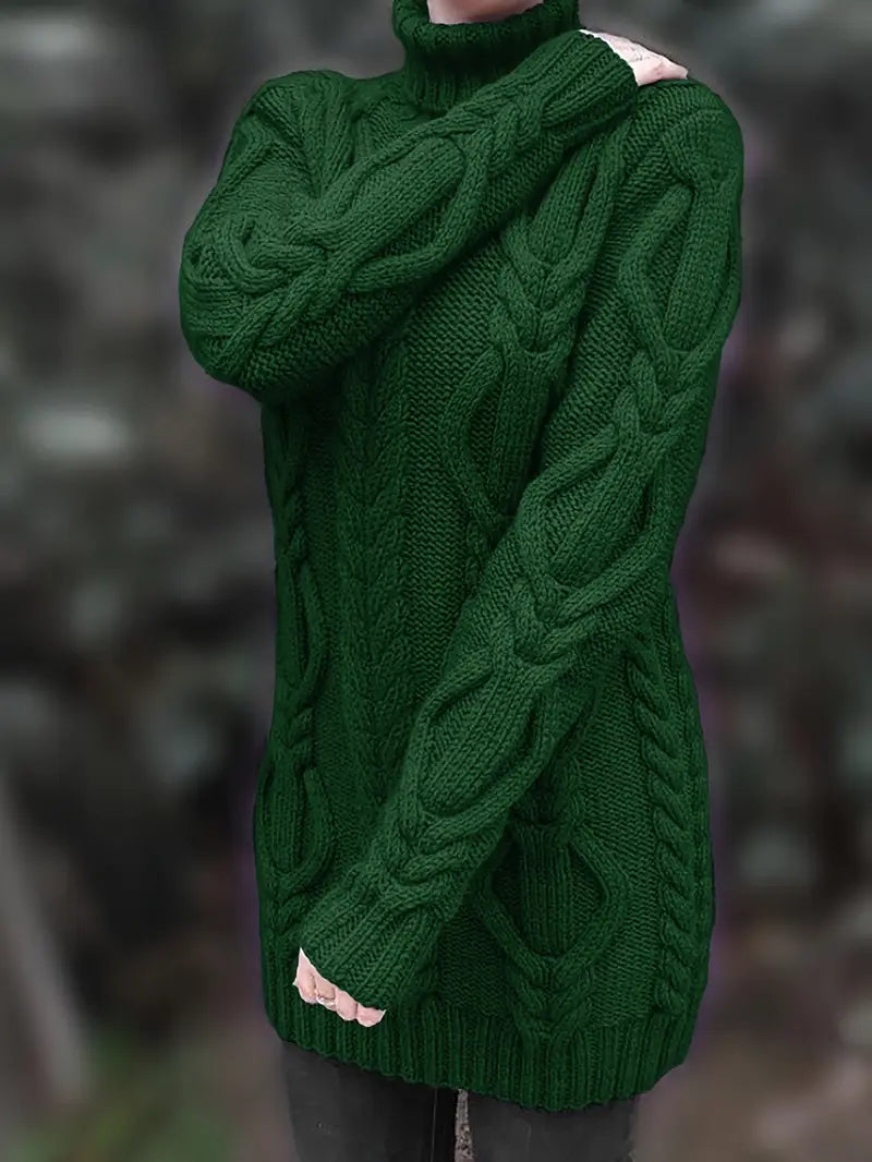 Robe turtleneck élégante Danoir Paris, modèle Narda, en tissu noir avec coupe ajustée et détails sophistiqués.