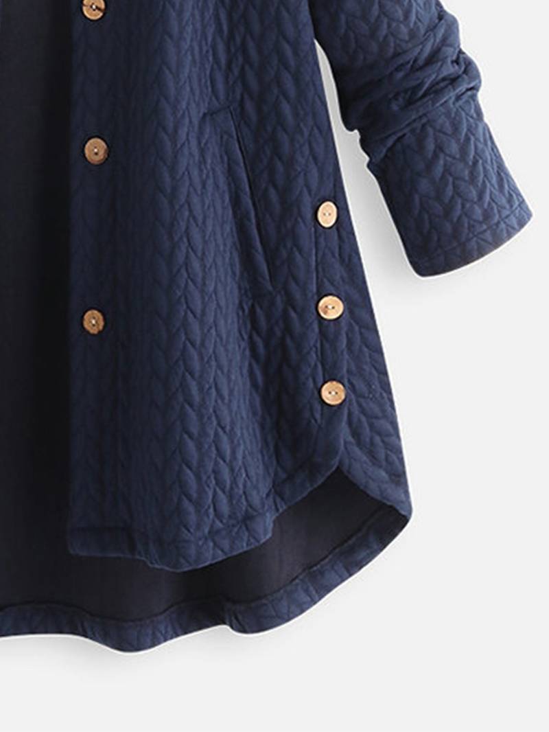 Veste matelassée automnale rouge bourgogne Julie Danoir Paris, style élégant et chaud, vue de face avec col et fermeture éclair.