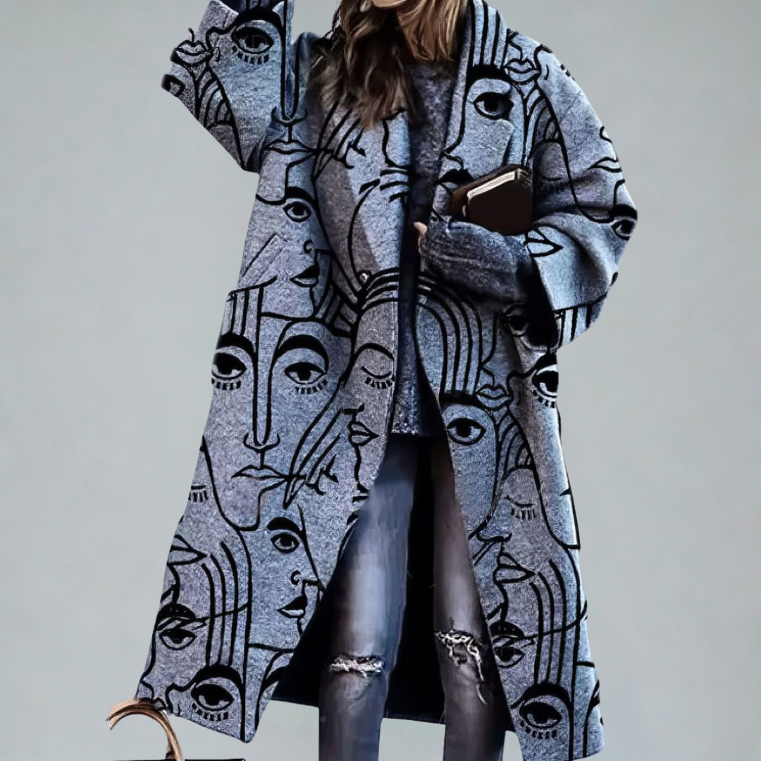 Manteau élégant Danoir Paris Evelyn, modèle FR1051, en tissu chic avec coupe sophistiquée et détails modernes.