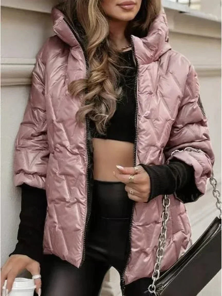 Veste d'hiver chic Lunara de Danoir Paris, en tissu élégant, avec col et manches longues, parfaite pour la saison froide.