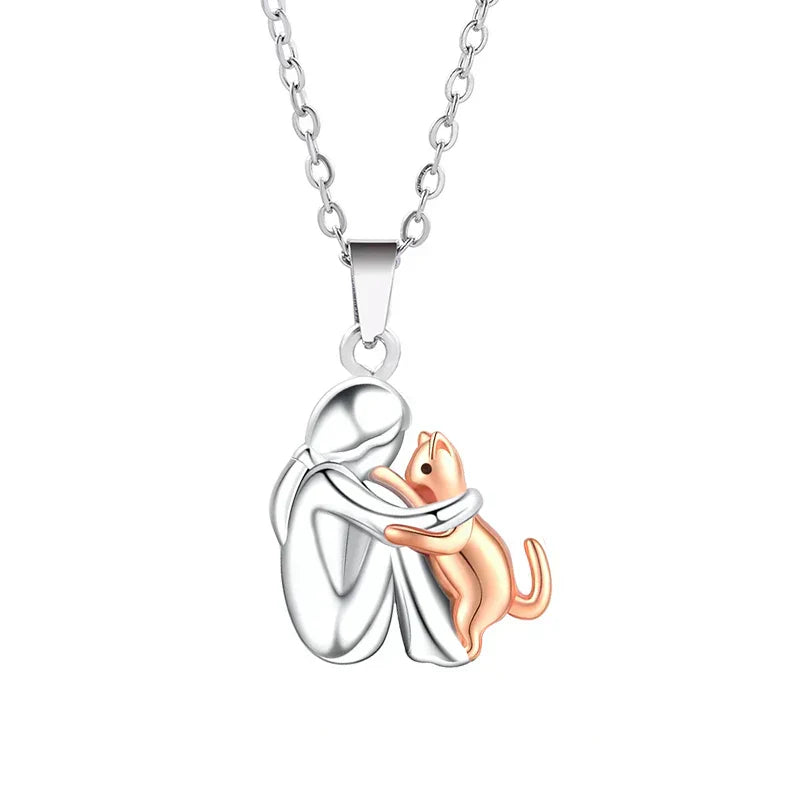 Collier Amour Chat Alva de Danoir Paris avec pendentif en forme de chat en rose, élégant et délicat.