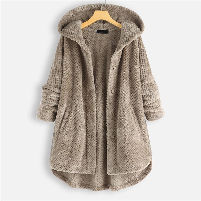 Manteau d'hiver chic Jesse de Danoir Paris, coupe élégante, en tissu chaud, porté par un mannequin.