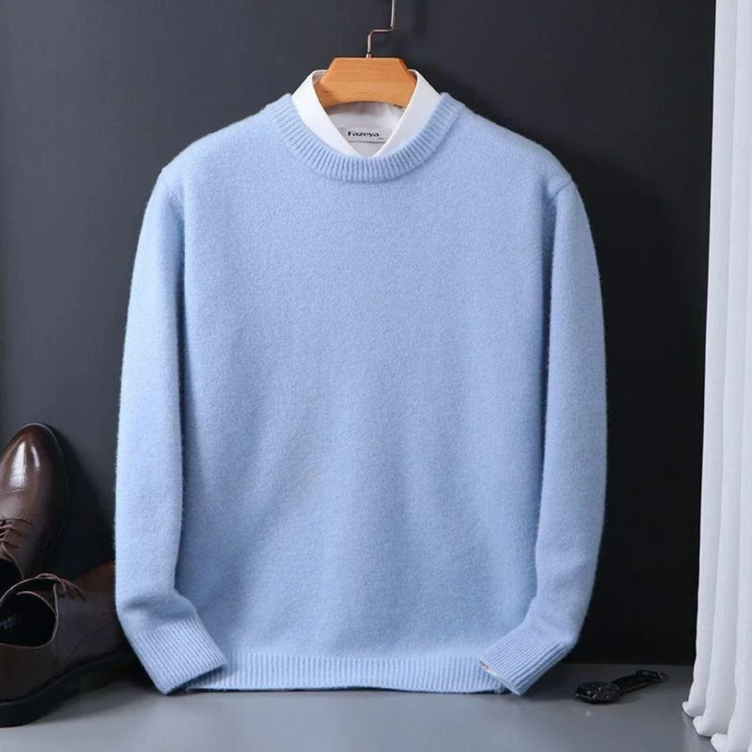 Pull en cachemire noir Eden de Danoir Paris, élégant et confortable, avec finition raffinée, porté sur un mannequin.