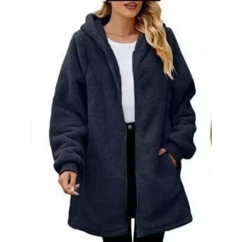 Veste chic intemporelle Annelie de Danoir Paris, style élégant, coupe classique, tissu sophistiqué, en couleur neutre.