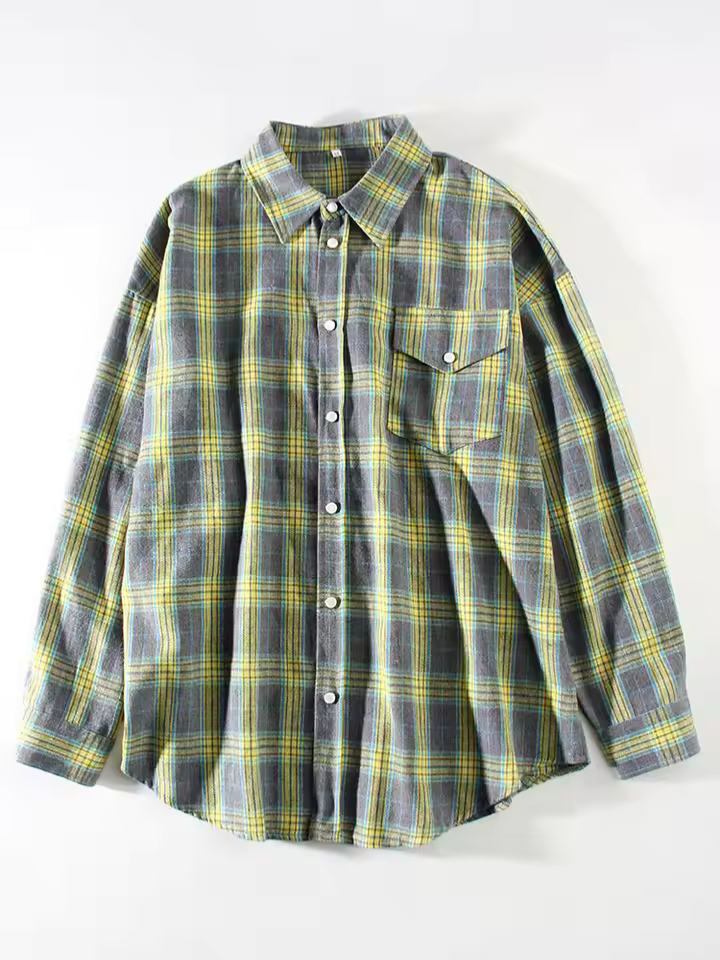 Chemise oversize vintage Leandra de Danoir Paris, tissu léger et coupe décontractée, portée sur un mannequin.
