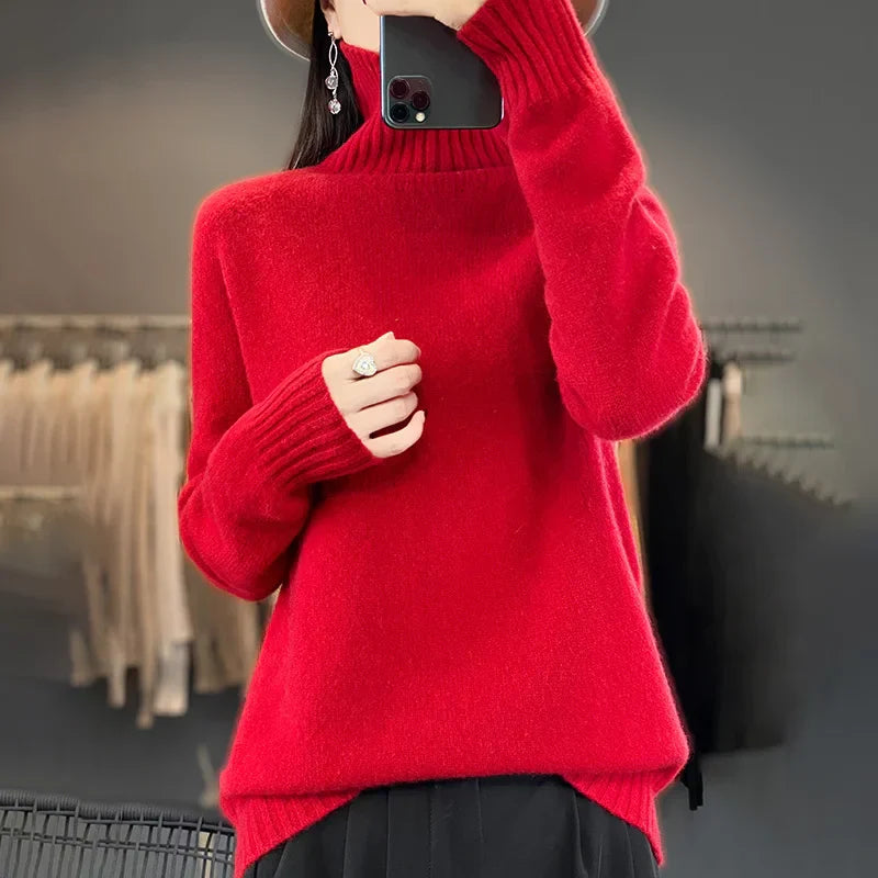 Pull cachemire chic Seraphine par Danoir Paris, en laine douce, porté sur un mannequin blanc, fond neutre.