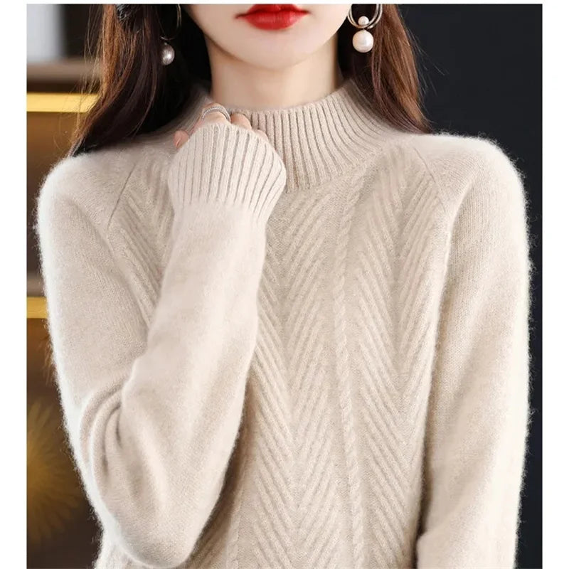 Pull texturé en cachemire Isolde de Danoir Paris, doux et élégant, couleur neutre, porté sur un mannequin.