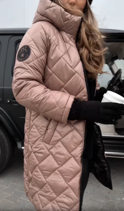 Veste élégante et chaude Bogna de Danoir Paris, style sophistiqué, en tissu doux, parfait pour l'hiver.