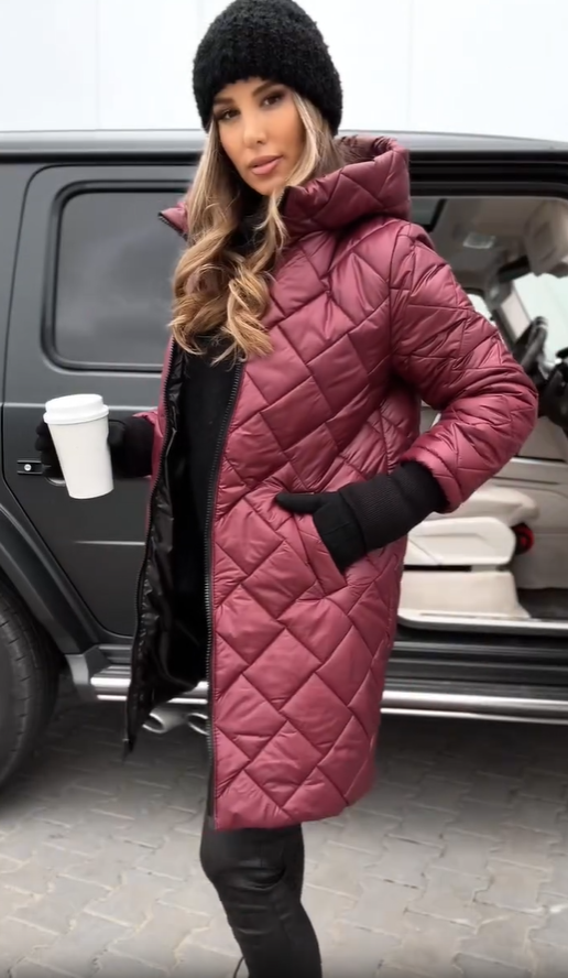 Veste élégante et chaude Bogna de Danoir Paris, modèle FR1248, en tissu doux avec fermeture éclair et col montant.