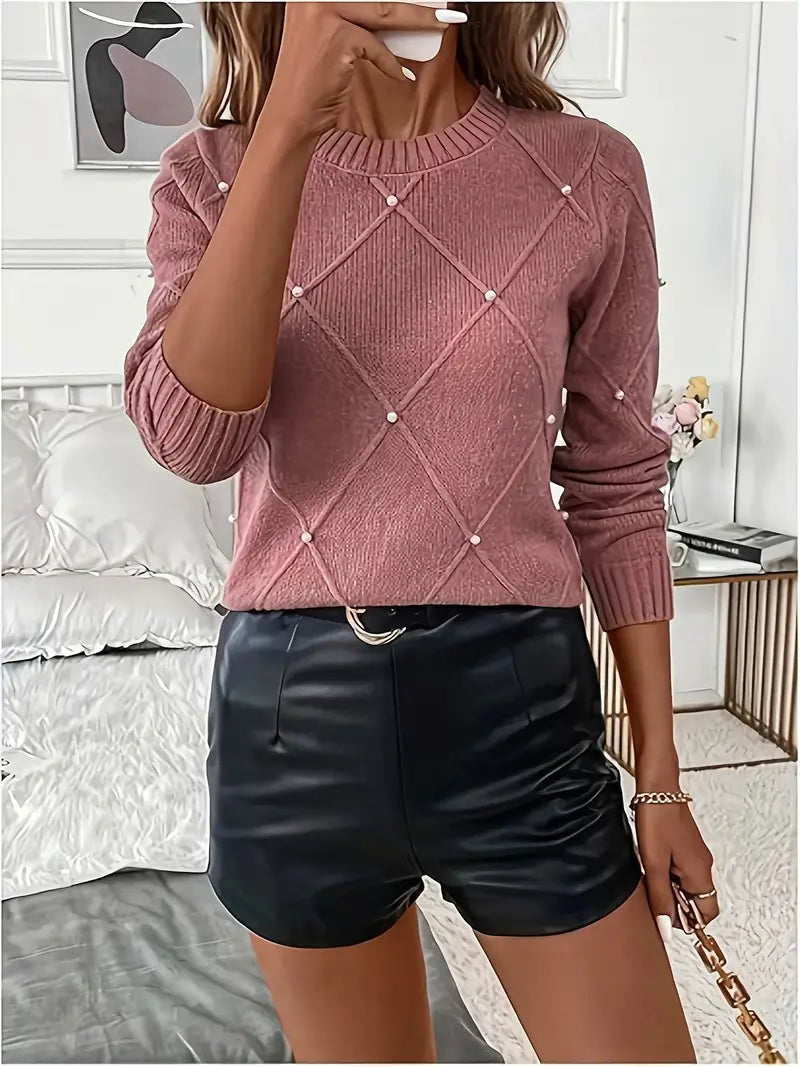 Pull chic à perles Élise de Danoir Paris, en tissu élégant avec détails perlés, porté sur mannequin.
