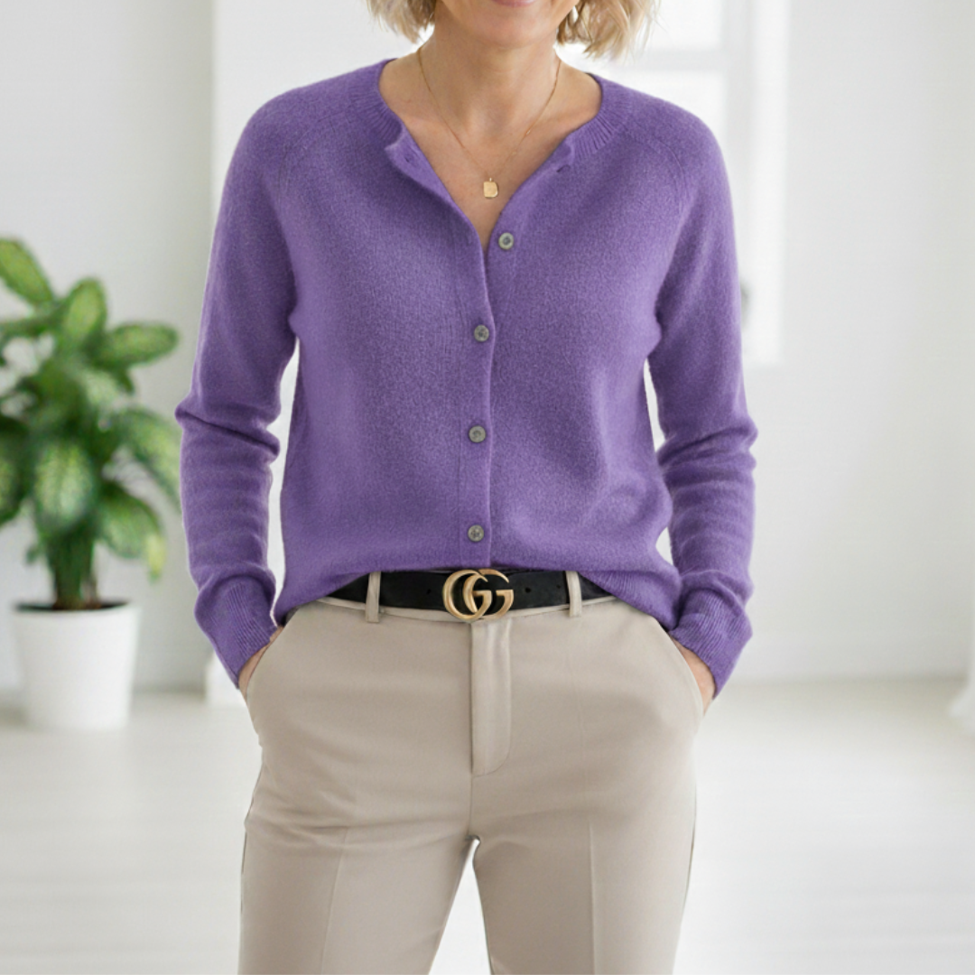 Pull en cachemire Anna de Danoir Paris, chic et élégant, en tissu doux avec col rond et manches longues.