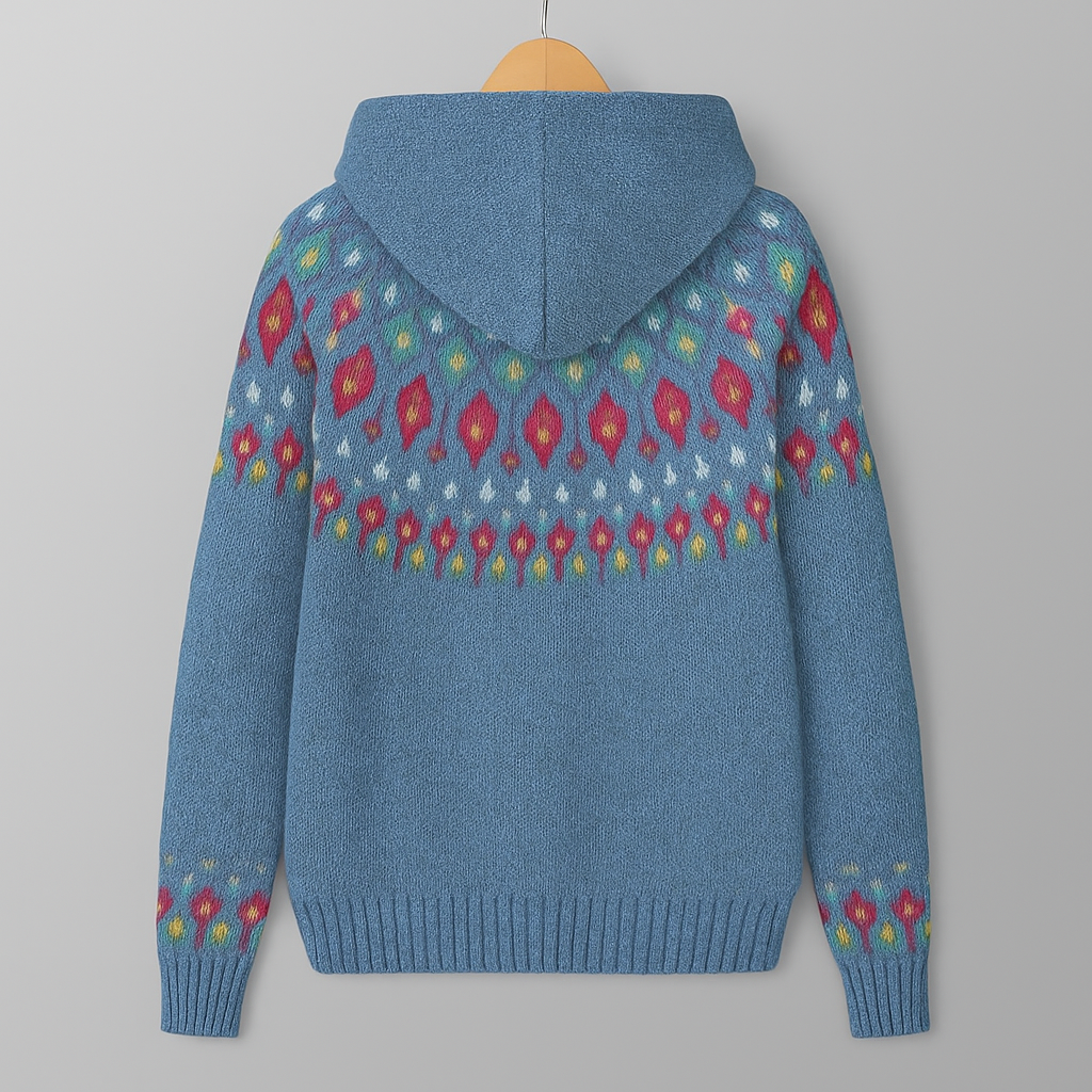 Sweat à capuche coloré et douillet Rosy de Danoir Paris, avec détails confortables, porté sur un mannequin.