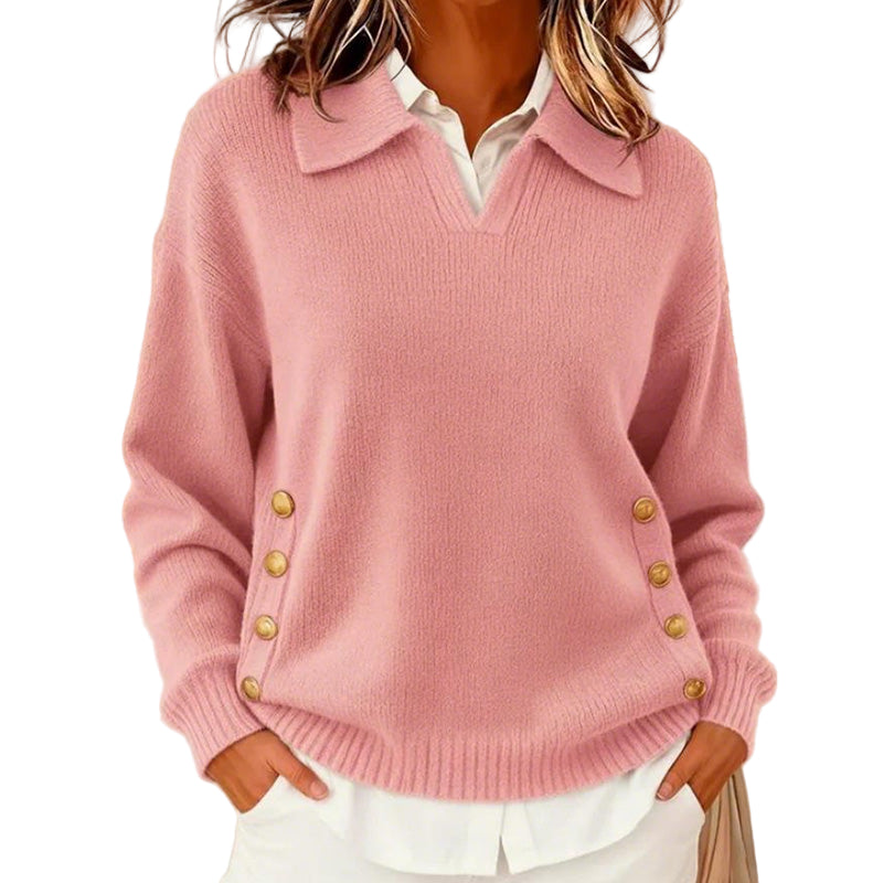 Pull en V chic Danoir Paris, modèle FR1304, en tissu doux, coloris élégant, porté sur mannequin.