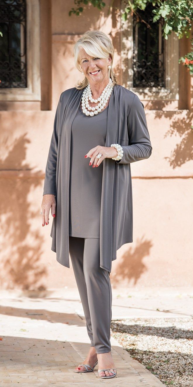 Ensemble pull rose fluffy Danoir Paris, cardigan, top et pantalon, look festif et confortable, détails doux et tendance.