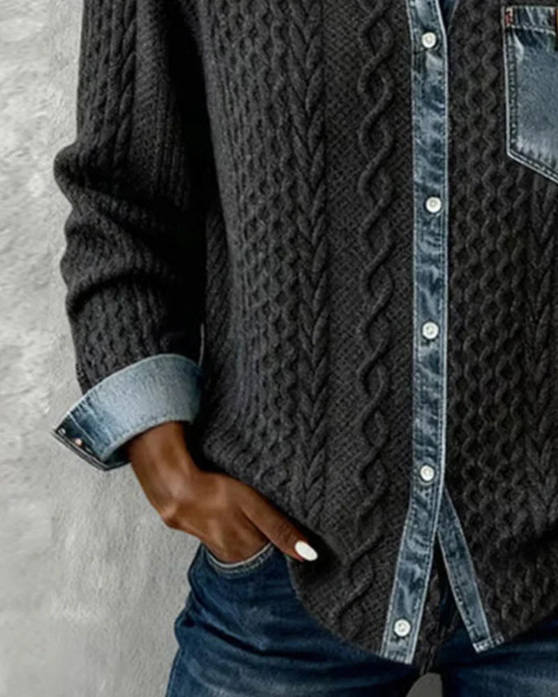 Chemise en denim Simone de Danoir Paris, style audacieux, coupe classique avec boutons et col, vue de face.