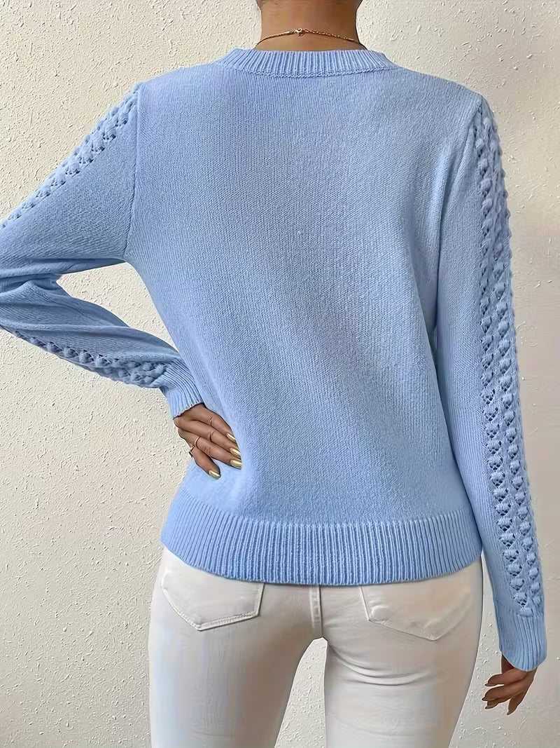 Pull en tricot élégant Shannen de Danoir Paris, couleur neutre, porté sur un mannequin.