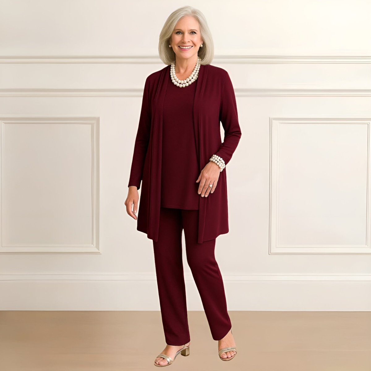 Ensemble élégant 3 pièces Rosy de Danoir Paris, cardigan, haut et pantalon en tissu doux, parfait pour une tenue sophistiquée.