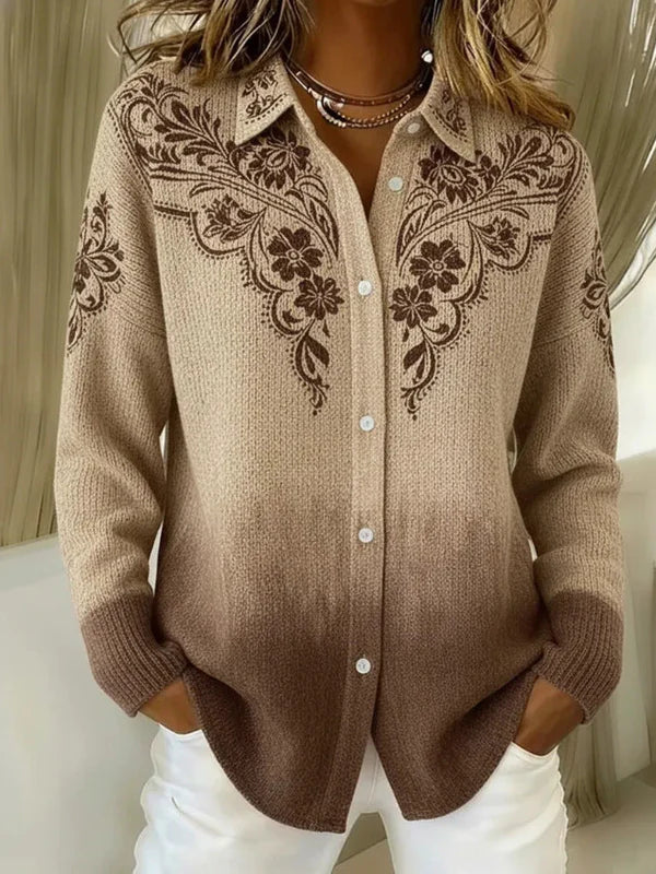 Cardigan long élégant Elisa de Danoir Paris, en maille douce, porté avec boutons et manches longues, style chic et sophistiqué