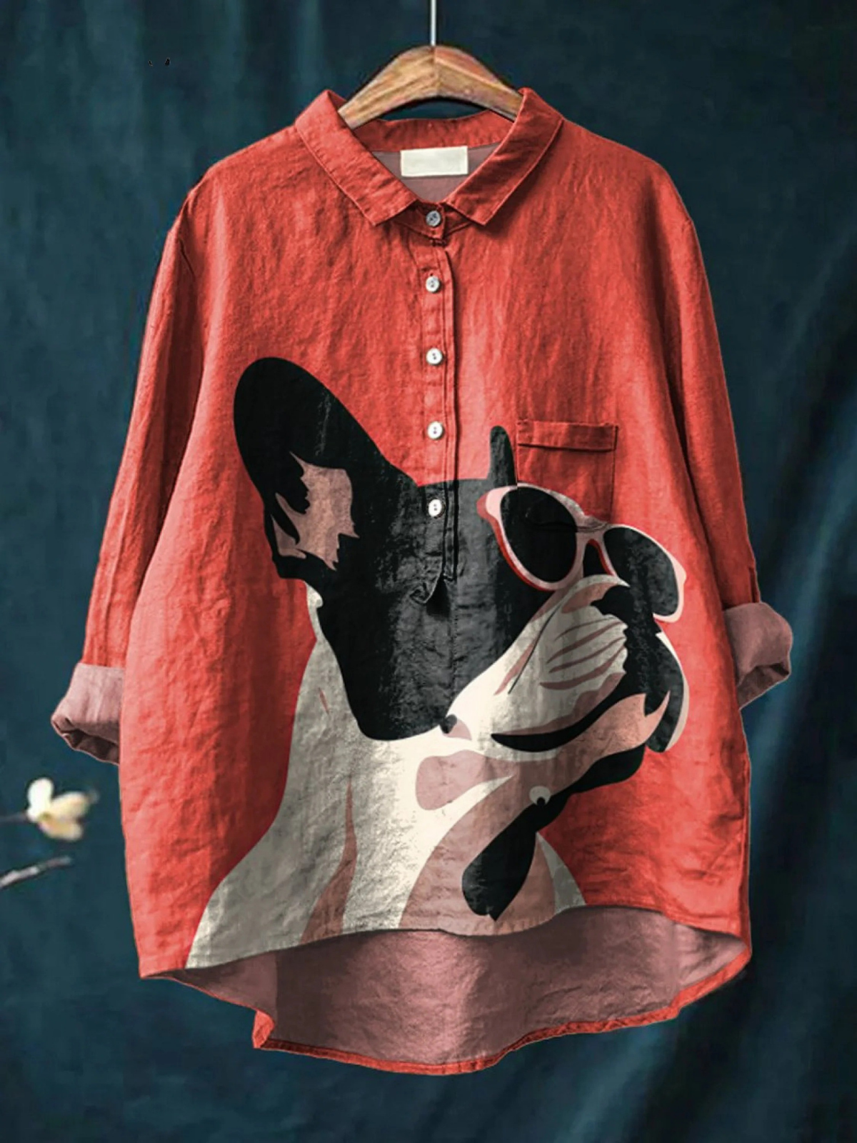 Chemise décontractée élégante Evie de Danoir Paris, motif multicolore, tissu léger, style chic et confortable.