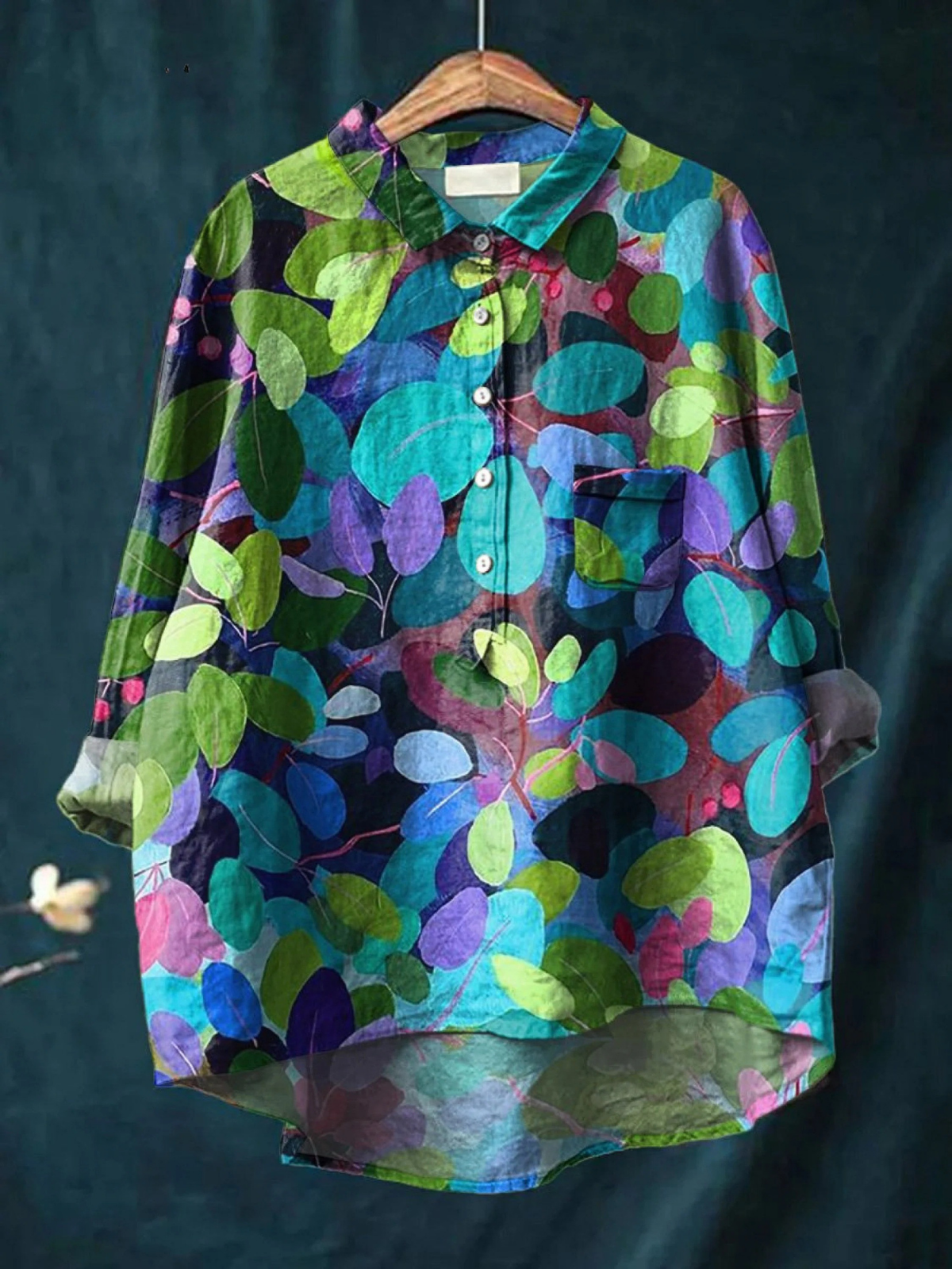 Chemise légère et élégante Danoir Paris Grace FR147 en tissu multicolore, vue de face.