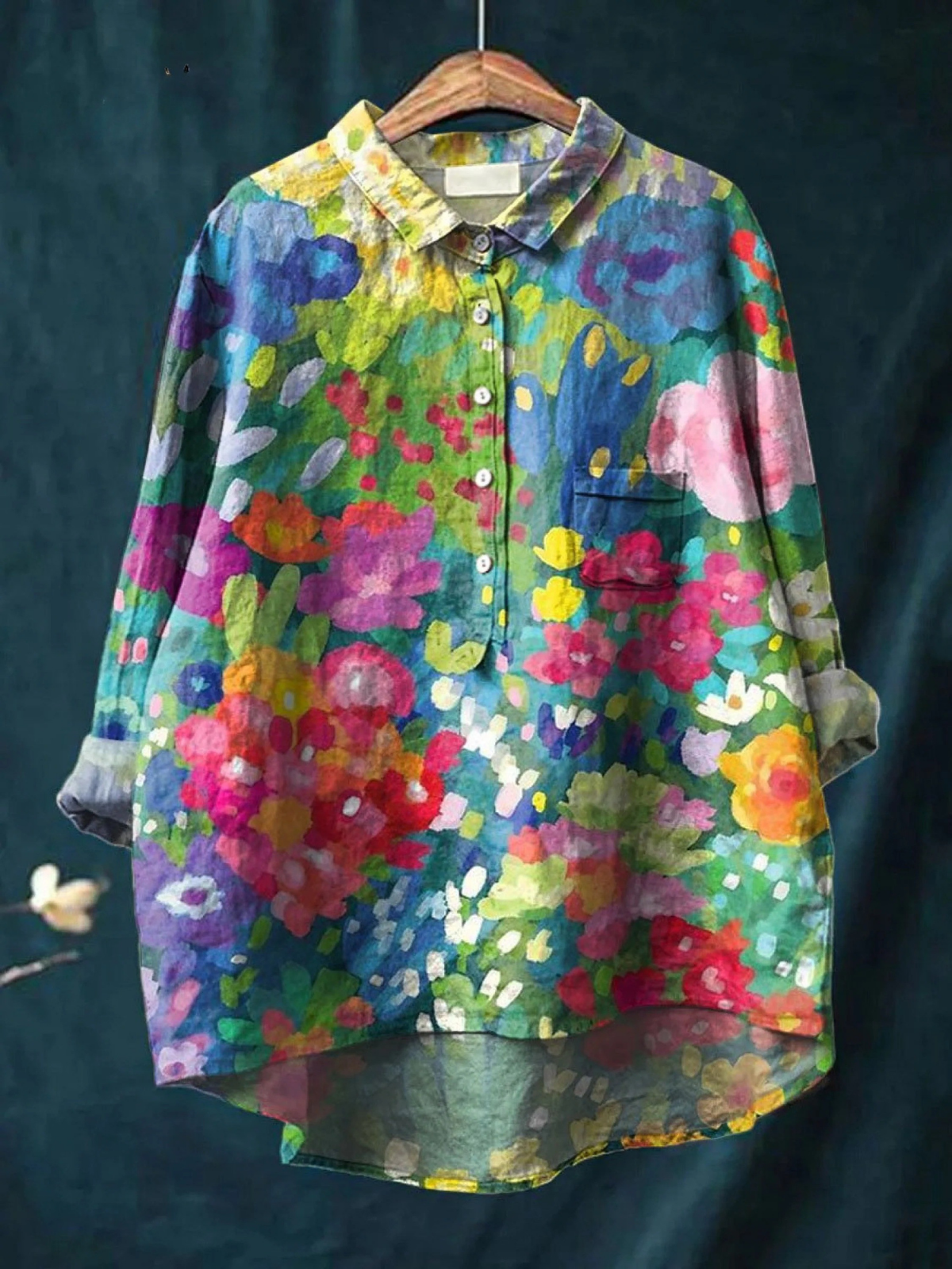Chemise décontractée élégante Danoir Paris Rebecca, motif multicolore, tissu léger et confortable, style chic et moderne.